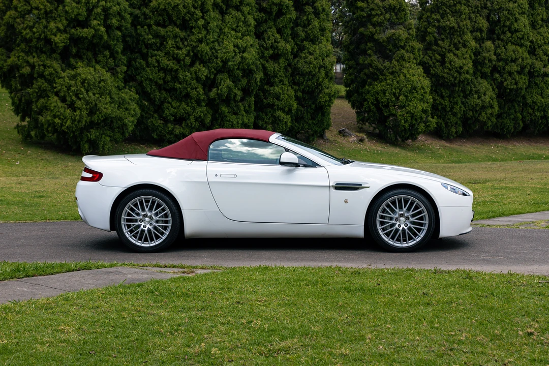 2011 Aston Martin V8 Vantage (2006-2017) - Image 8 of 31