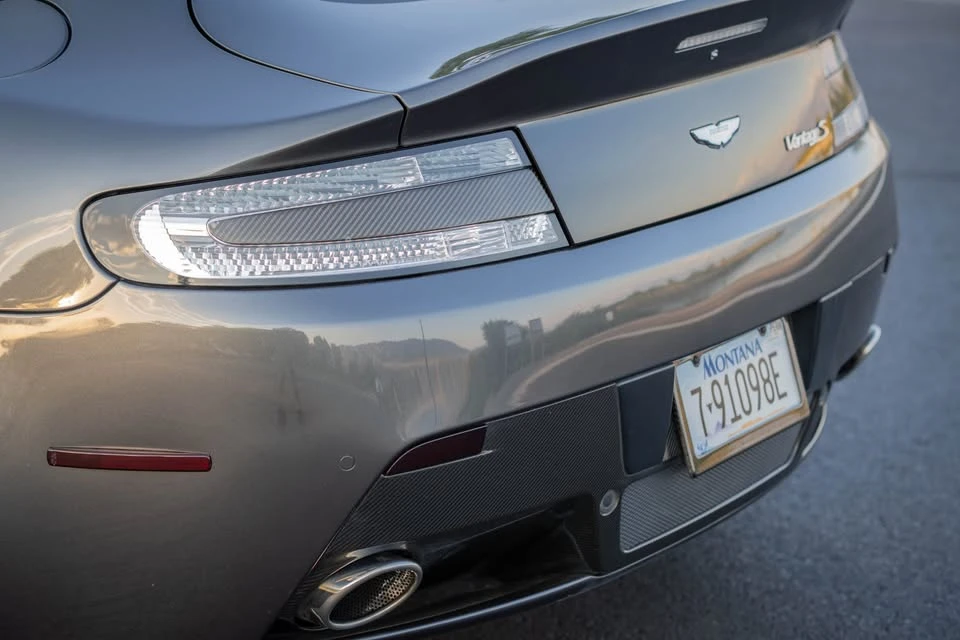 2011 Aston Martin V8 Vantage (2006-2017) - Image 5 of 9