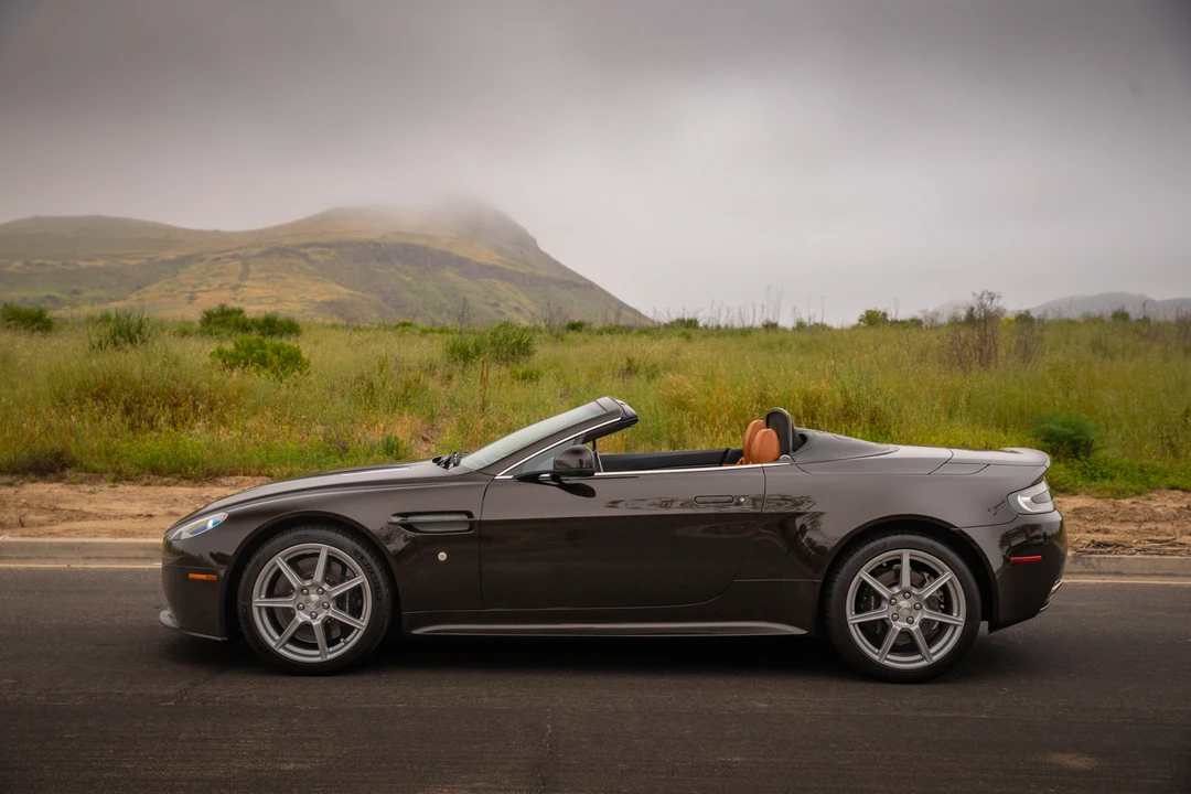 2011 Aston Martin V8 Vantage (2006-2017) - Image 12 of 31