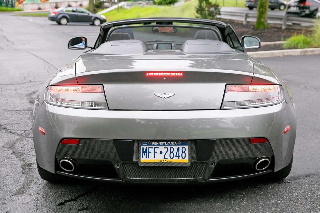 2011 Aston Martin V8 Vantage (2006-2017) - Image 10 of 31