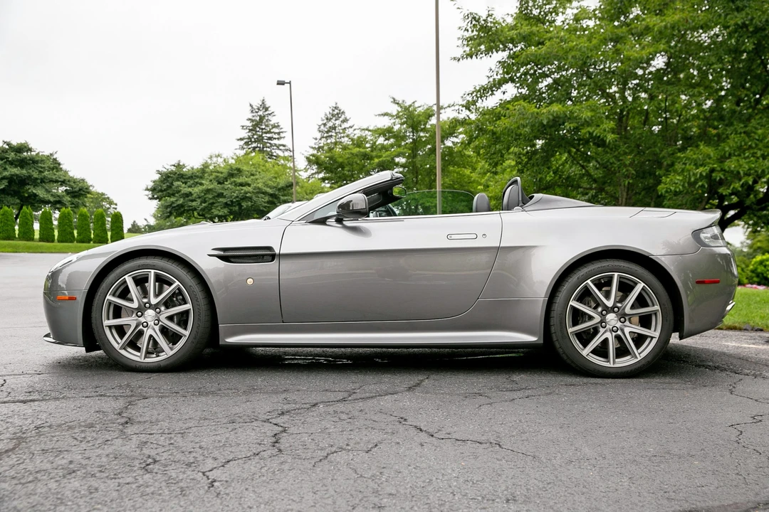 2011 Aston Martin V8 Vantage (2006-2017) - Image 14 of 31