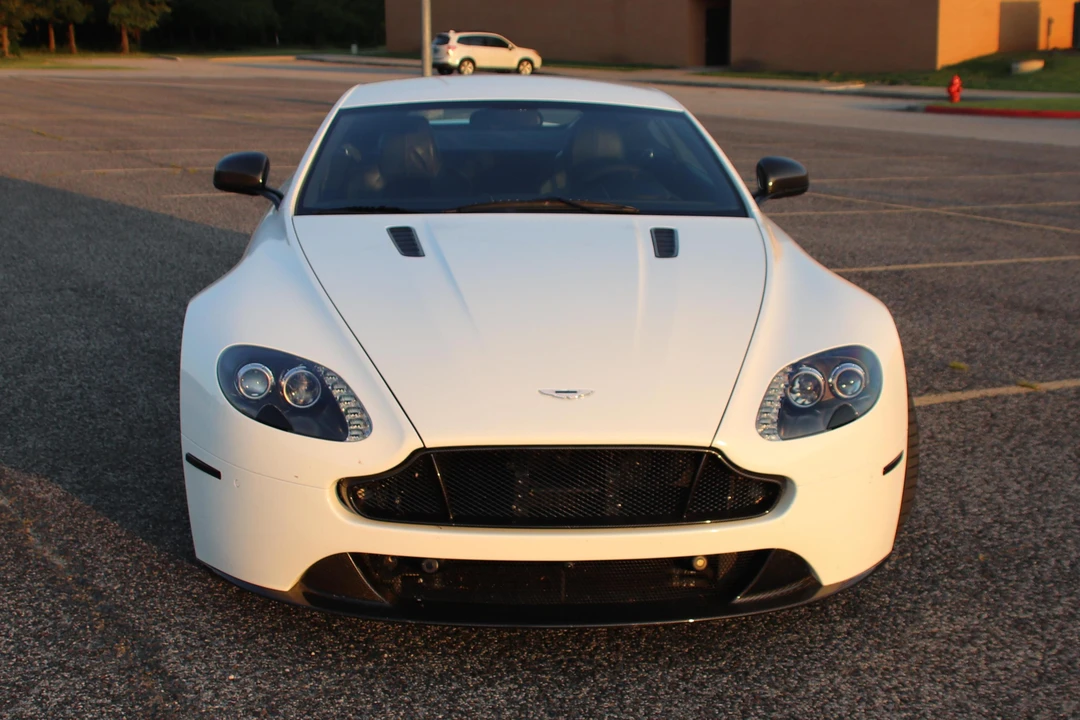 2011 Aston Martin V8 Vantage (2006-2017) - Image 6 of 13