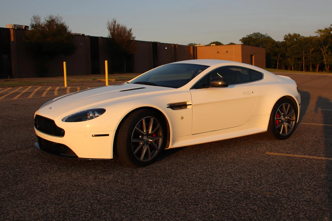 2011 Aston Martin V8 Vantage (2006-2017) - Image 8 of 13