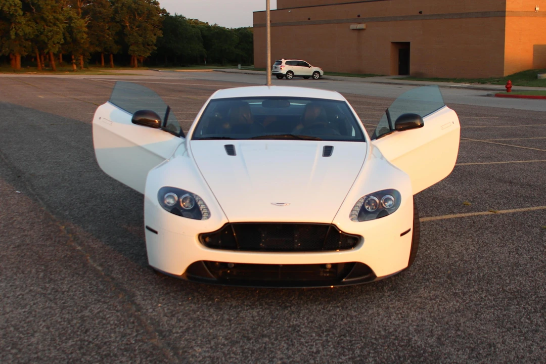 2011 Aston Martin V8 Vantage (2006-2017) - Image 12 of 13