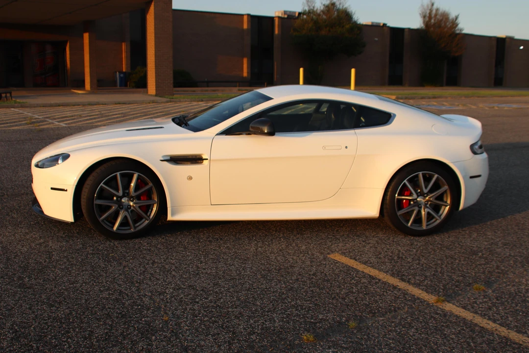 2011 Aston Martin V8 Vantage (2006-2017) - Image 9 of 13