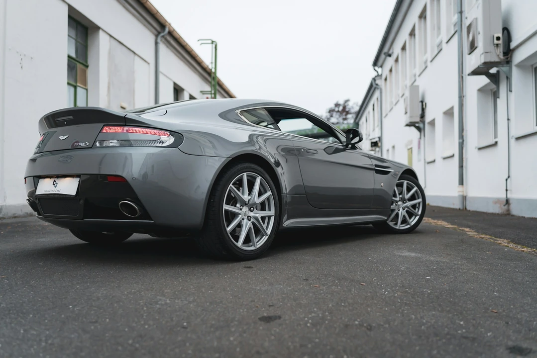 2011 Aston Martin V8 Vantage (2006-2017) - Image 13 of 21