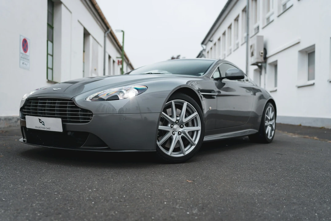 2011 Aston Martin V8 Vantage (2006-2017) - Image 17 of 21