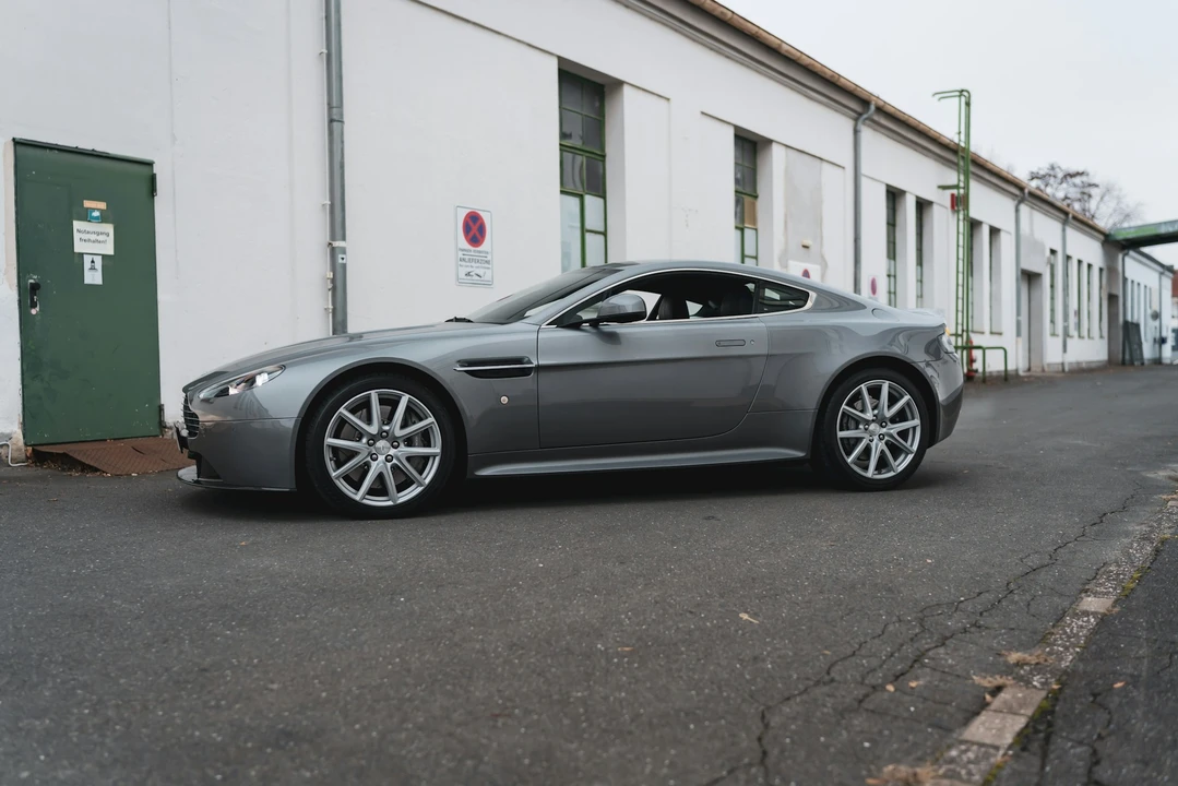 2011 Aston Martin V8 Vantage (2006-2017) - Image 16 of 21