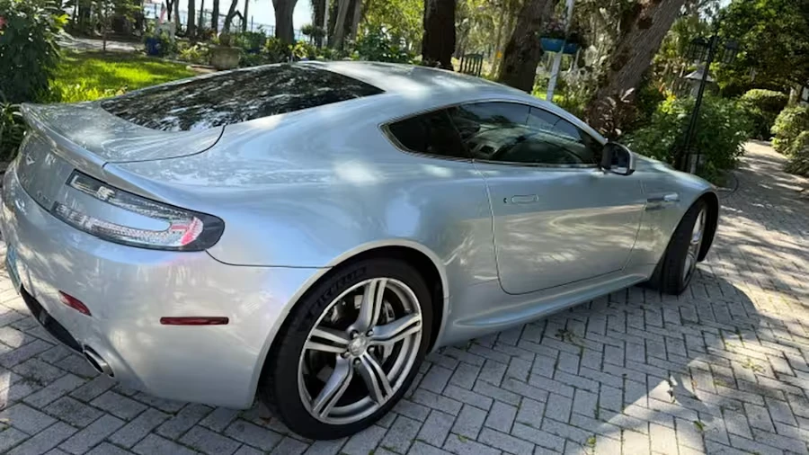 2011 Aston Martin V8 Vantage (2006-2017) - Image 10 of 11