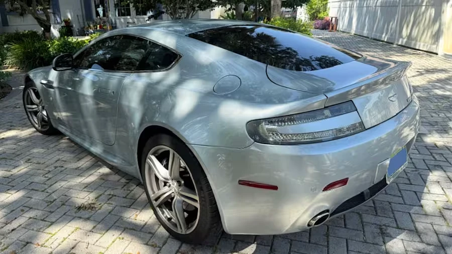 2011 Aston Martin V8 Vantage (2006-2017) - Image 6 of 11
