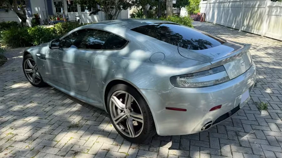 2011 Aston Martin V8 Vantage (2006-2017) - Image 9 of 11