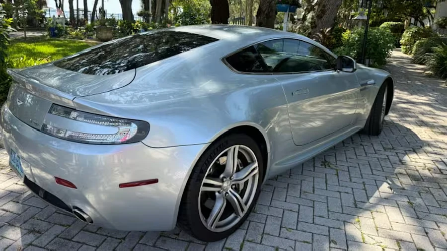 2011 Aston Martin V8 Vantage (2006-2017) - Image 3 of 11
