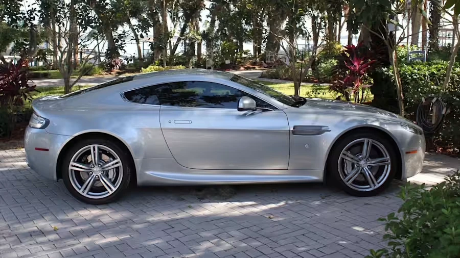 2011 Aston Martin V8 Vantage (2006-2017) - Image 2 of 11