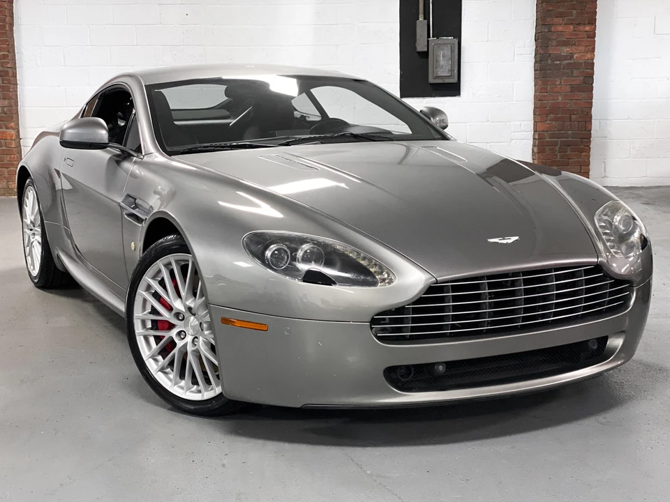 2011 Aston Martin V8 Vantage (2006-2017) - Image 13 of 31