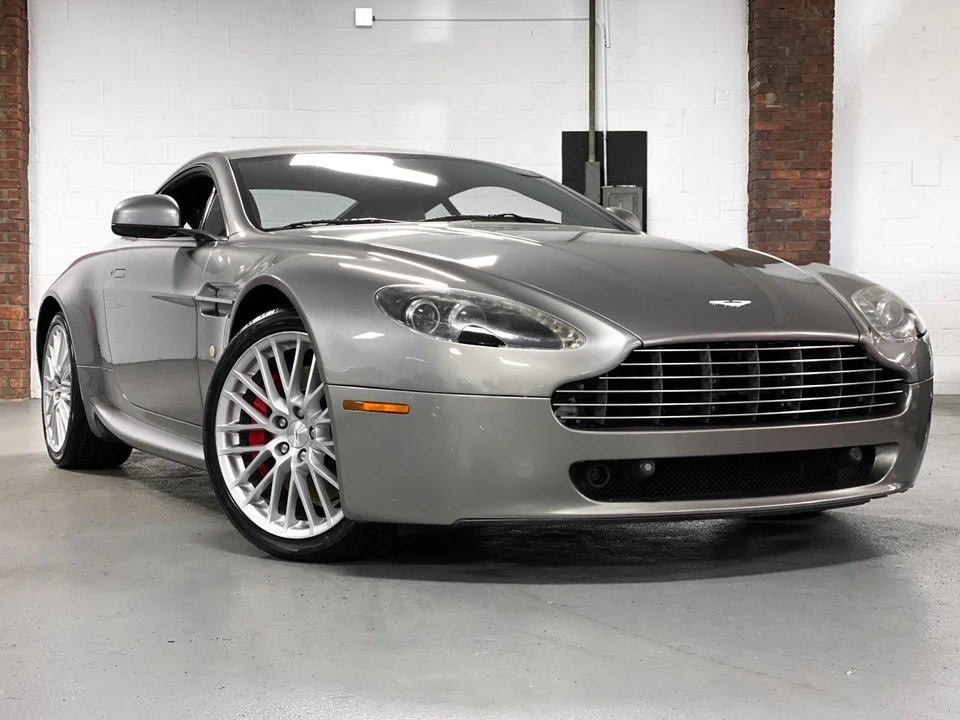 2011 Aston Martin V8 Vantage (2006-2017) - Image 10 of 31