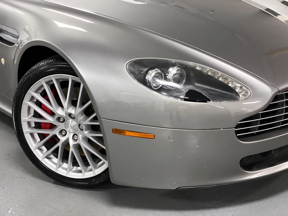 2011 Aston Martin V8 Vantage (2006-2017) - Image 29 of 31