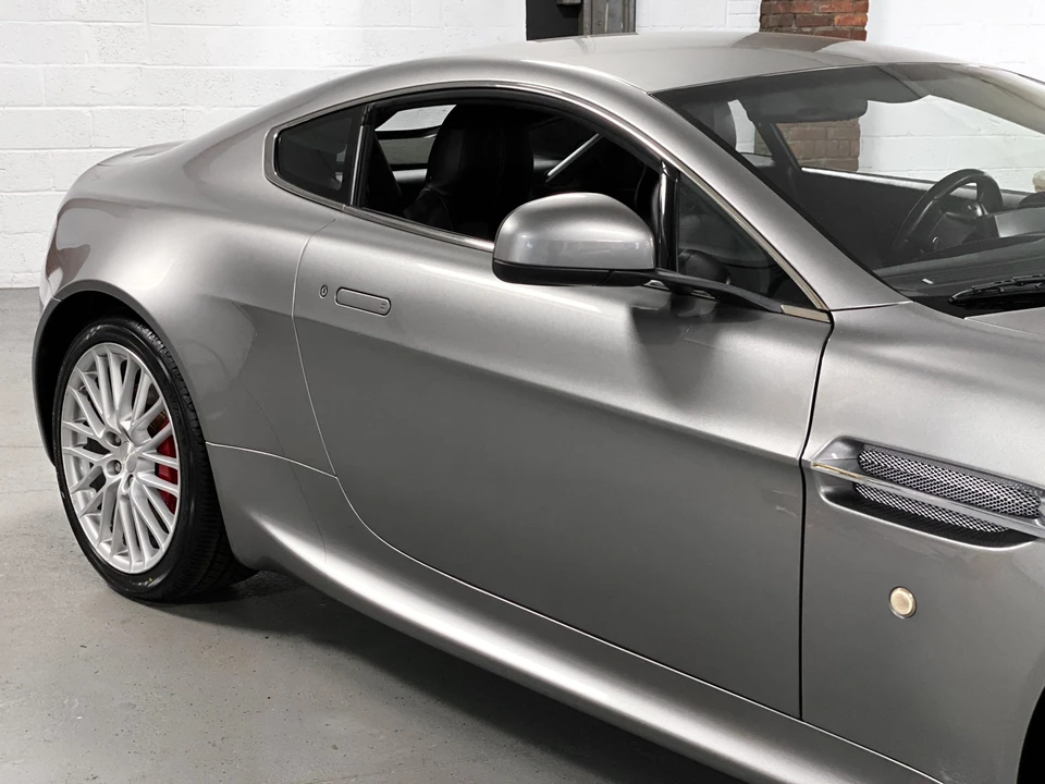 2011 Aston Martin V8 Vantage (2006-2017) - Image 28 of 31