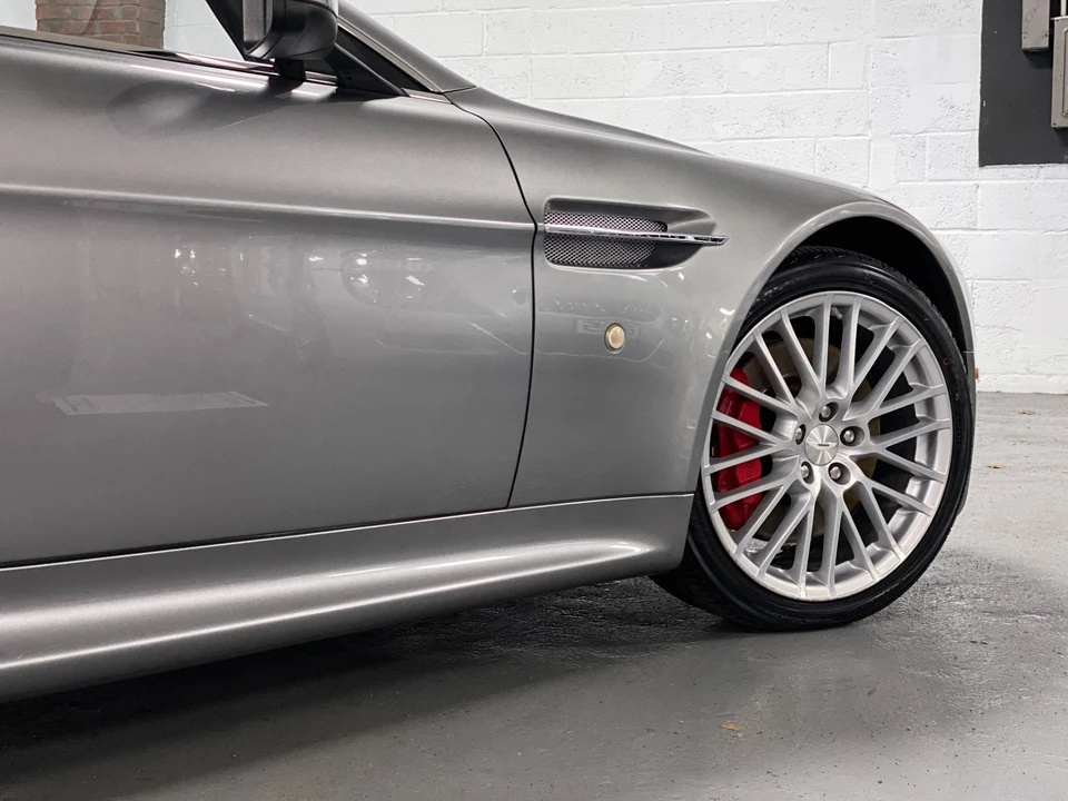 2011 Aston Martin V8 Vantage (2006-2017) - Image 25 of 31