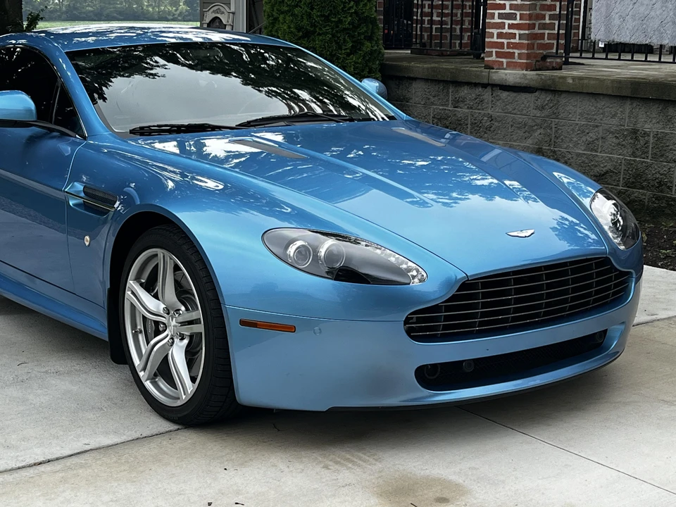 2011 Aston Martin V8 Vantage (2006-2017) - Image 30 of 31