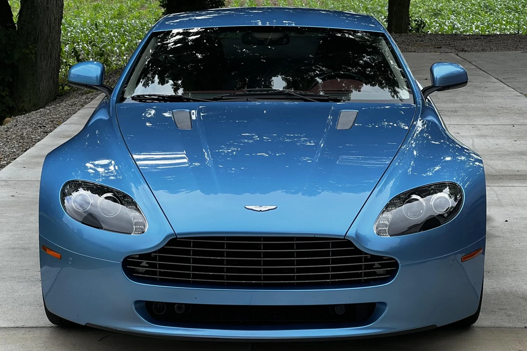 2011 Aston Martin V8 Vantage (2006-2017) - Image 2 of 31