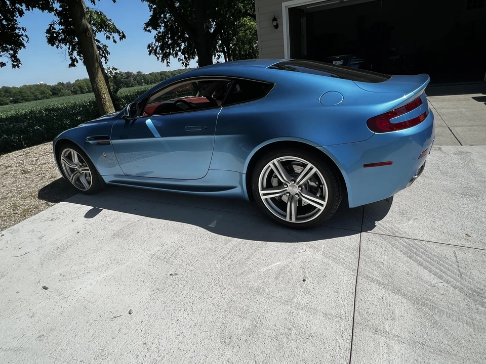2011 Aston Martin V8 Vantage (2006-2017) - Image 17 of 31