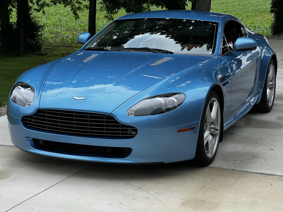 2011 Aston Martin V8 Vantage (2006-2017) - Image 12 of 31