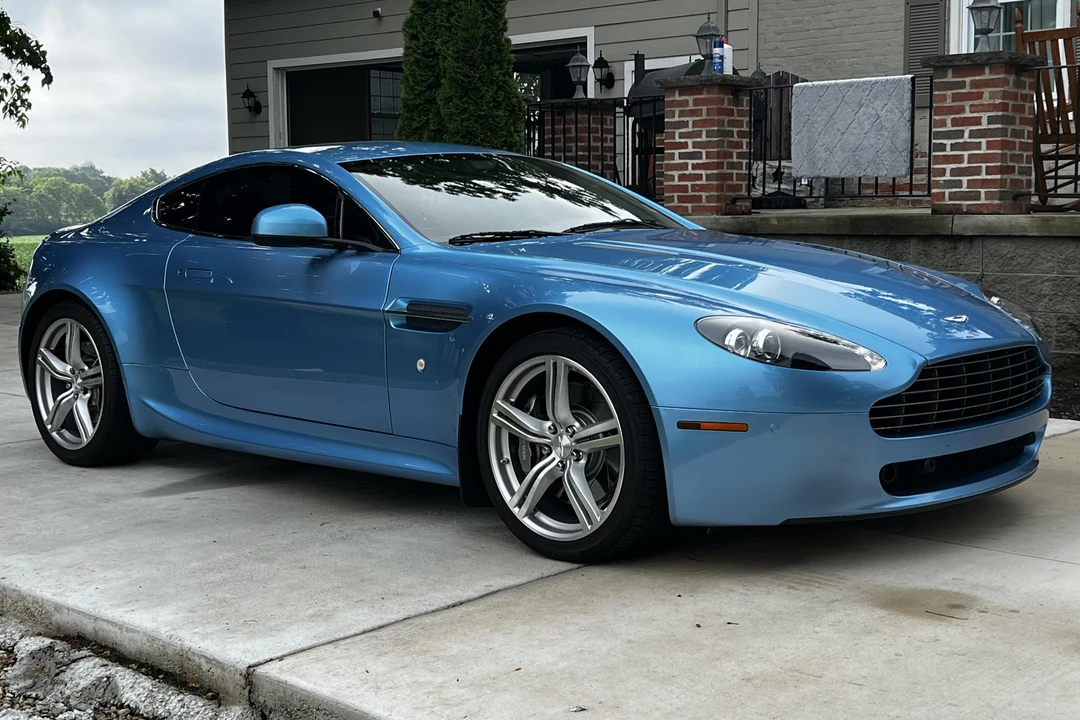 2011 Aston Martin V8 Vantage (2006-2017) - Image 29 of 31