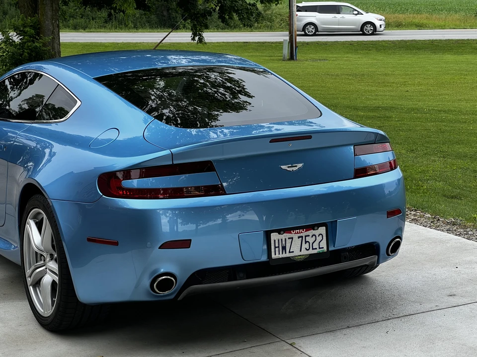 2011 Aston Martin V8 Vantage (2006-2017) - Image 22 of 31