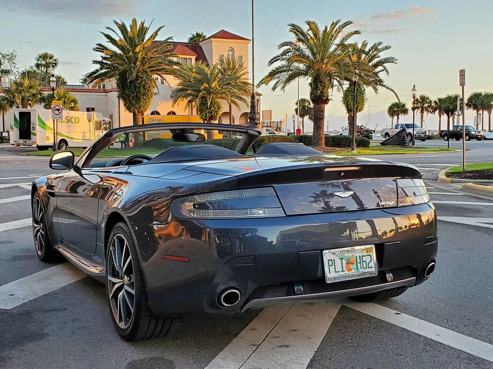 2011 Aston Martin V8 Vantage (2006-2017) - Image 5 of 16