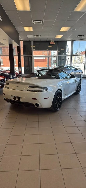 2011 Aston Martin Vantage - Image 4 of 10