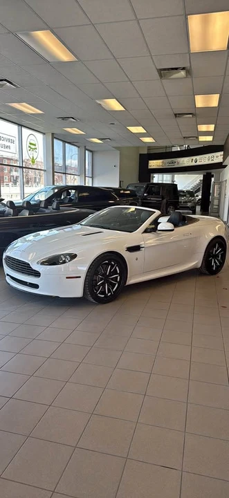 2011 Aston Martin Vantage - Image 1 of 10