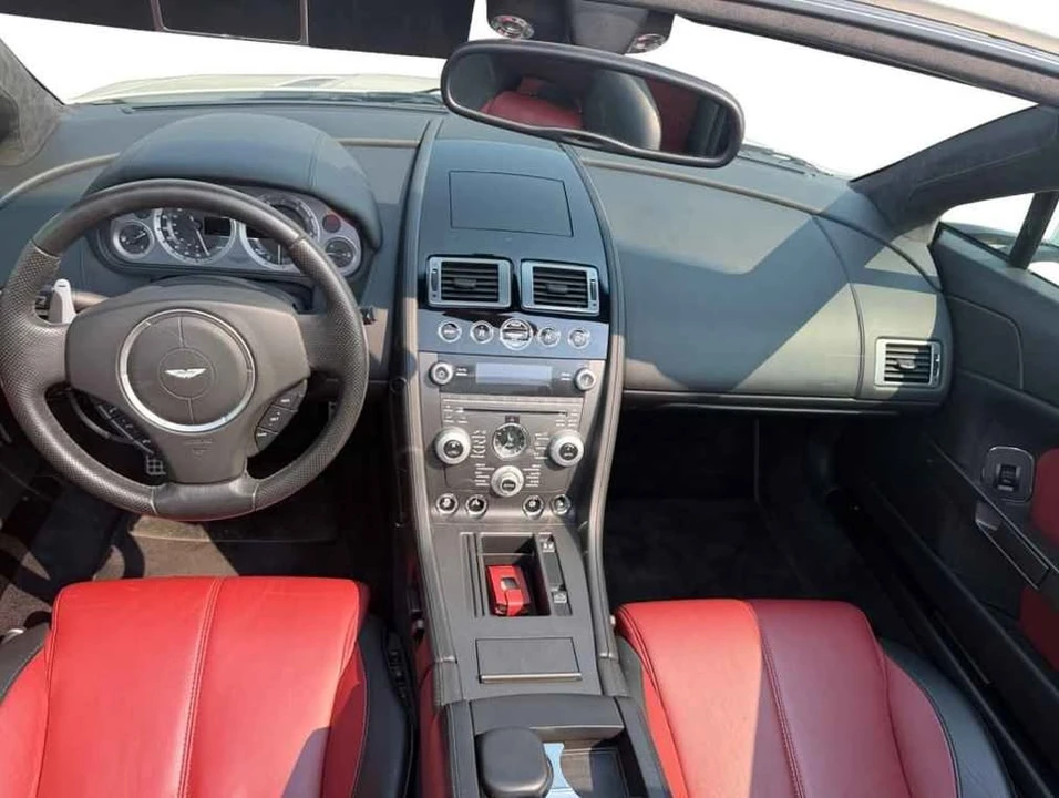 2011 Aston Martin Vantage - Image 7 of 9
