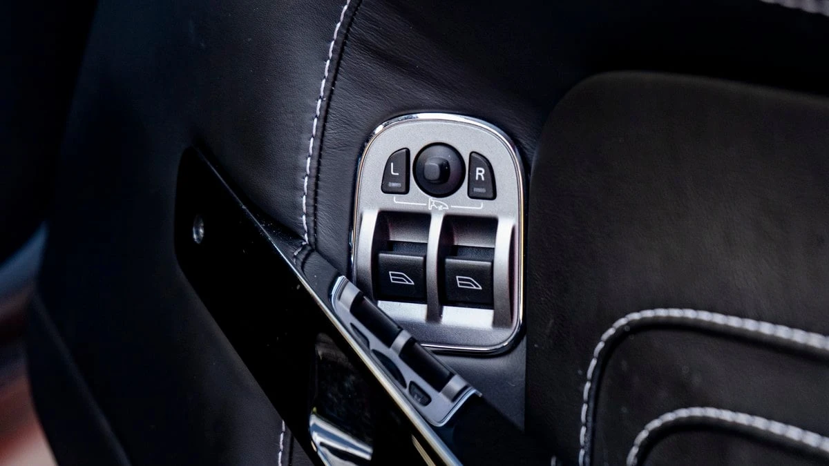 2011 Aston Martin V8 Vantage (2006-2017) - Image 29 of 30
