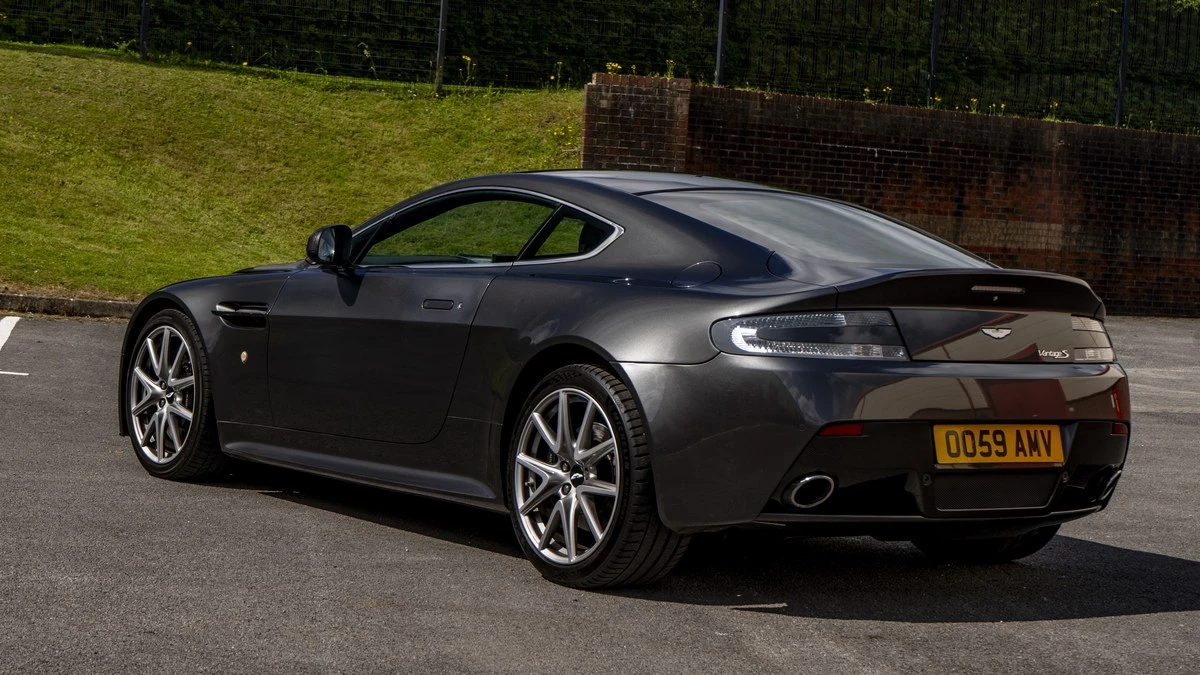 2011 Aston Martin V8 Vantage (2006-2017) - Image 19 of 30