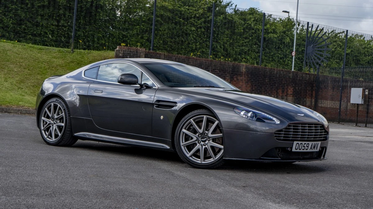 2011 Aston Martin V8 Vantage (2006-2017) - Image 11 of 30