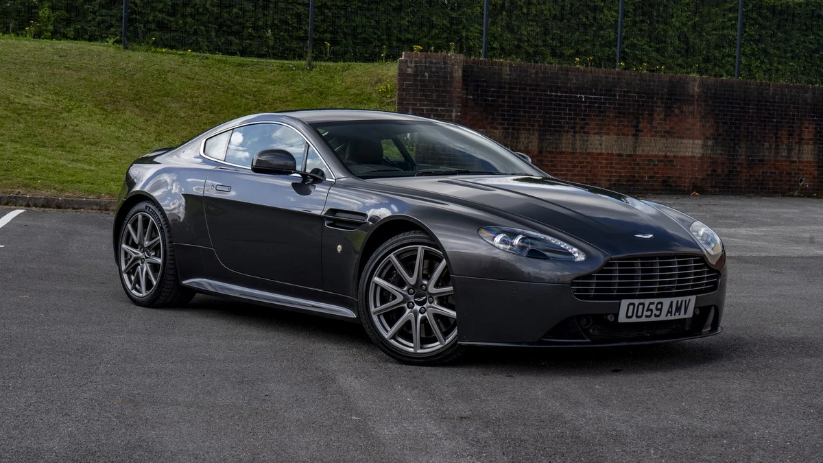 2011 Aston Martin V8 Vantage (2006-2017) - Image 12 of 30