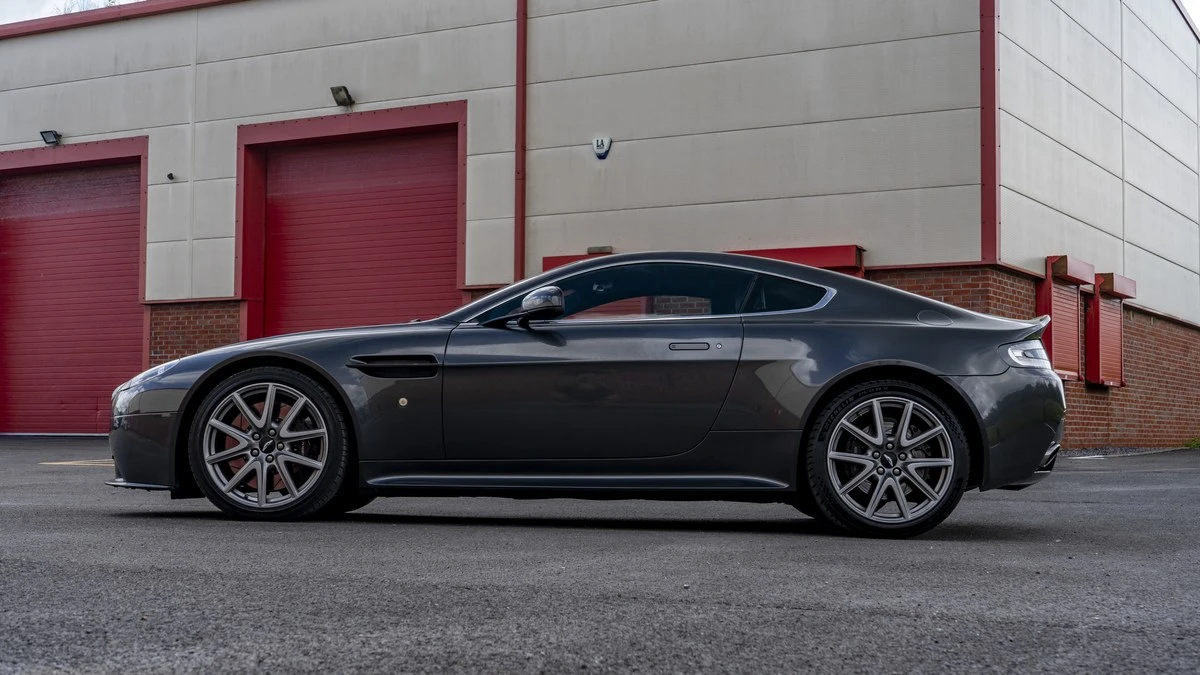2011 Aston Martin V8 Vantage (2006-2017) - Image 10 of 30