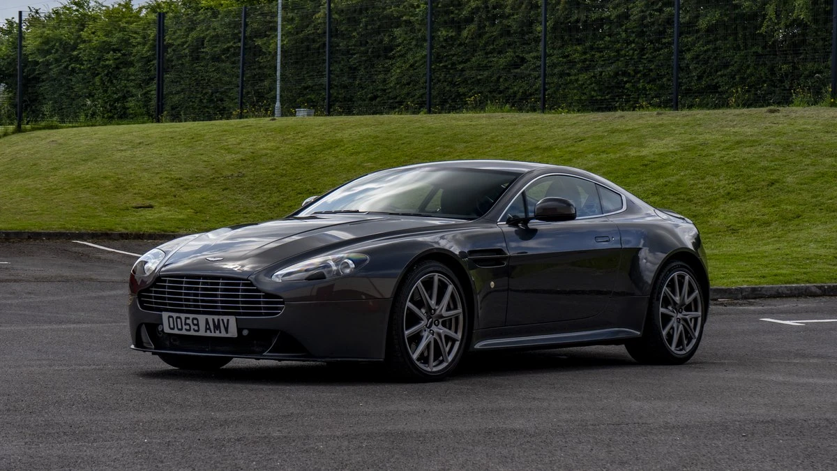 2011 Aston Martin V8 Vantage (2006-2017) - Image 4 of 30