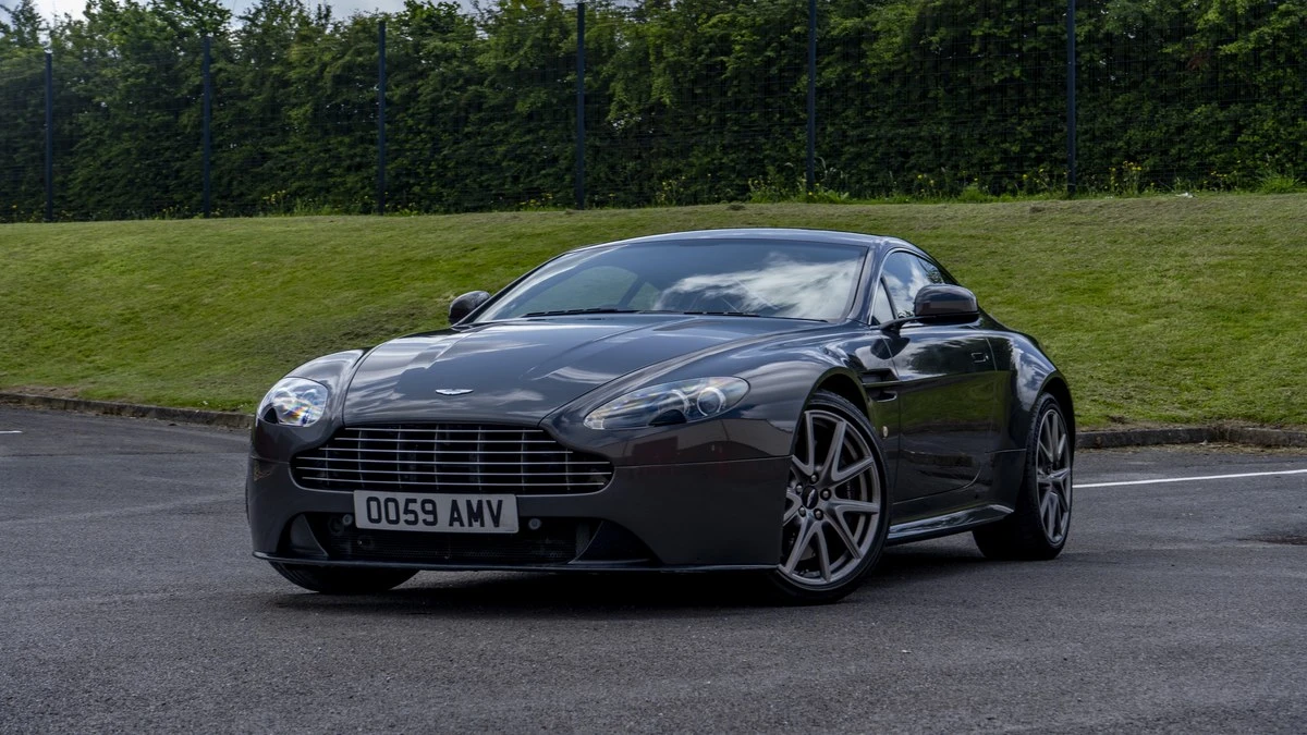 2011 Aston Martin V8 Vantage (2006-2017) - Image 14 of 30