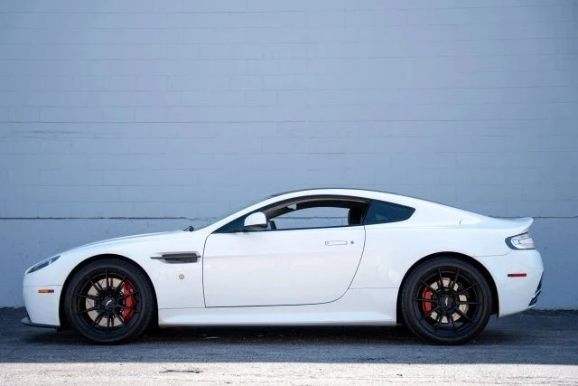 2011 Aston Martin V8 Vantage (2006-2017) - Image 12 of 14