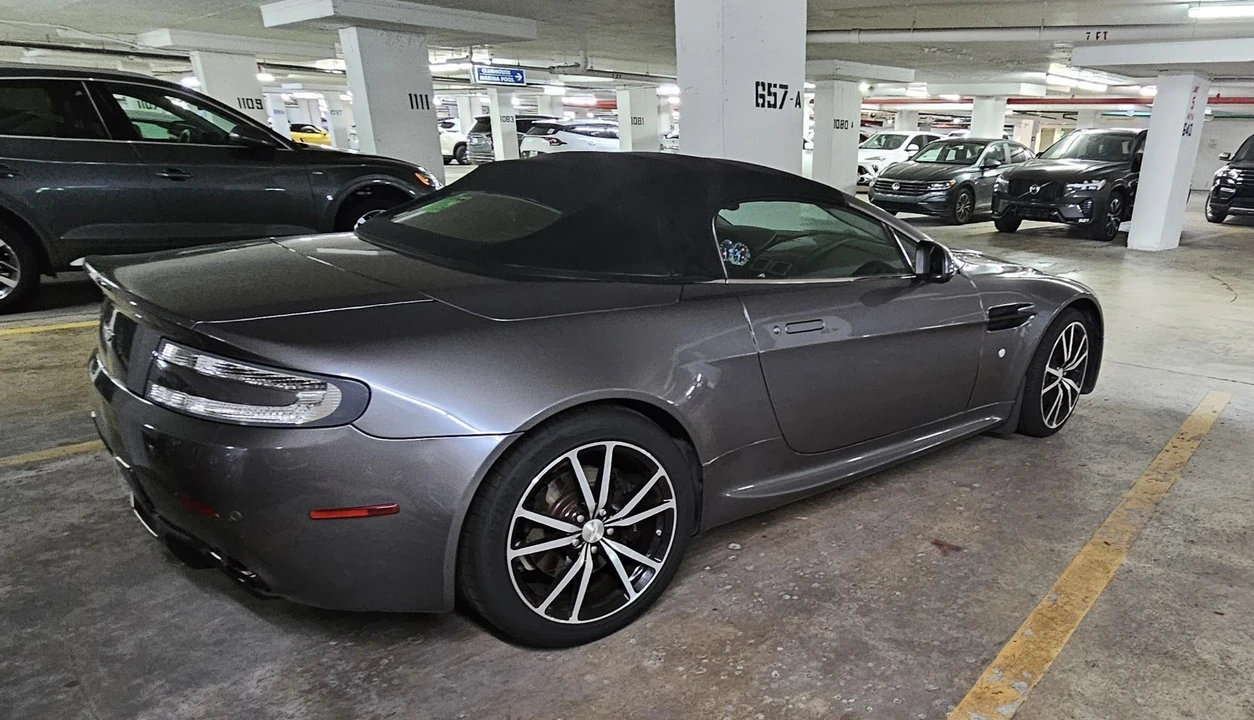 2011 Aston Martin V8 Vantage (2006-2017) - Image 5 of 21
