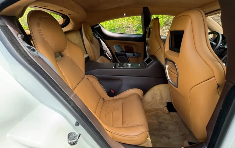 2011 Aston Martin Rapide - Image 16 of 17