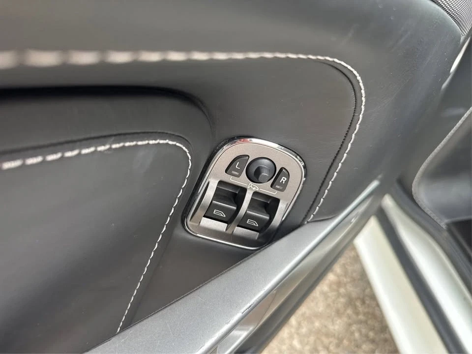 2011 Aston Martin V8 Vantage (2006-2017) - Image 17 of 20