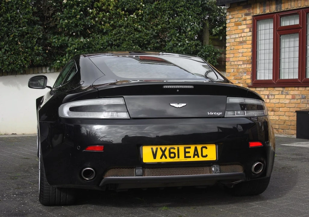 2011 Aston Martin V8 Vantage (2006-2017) - Image 14 of 30