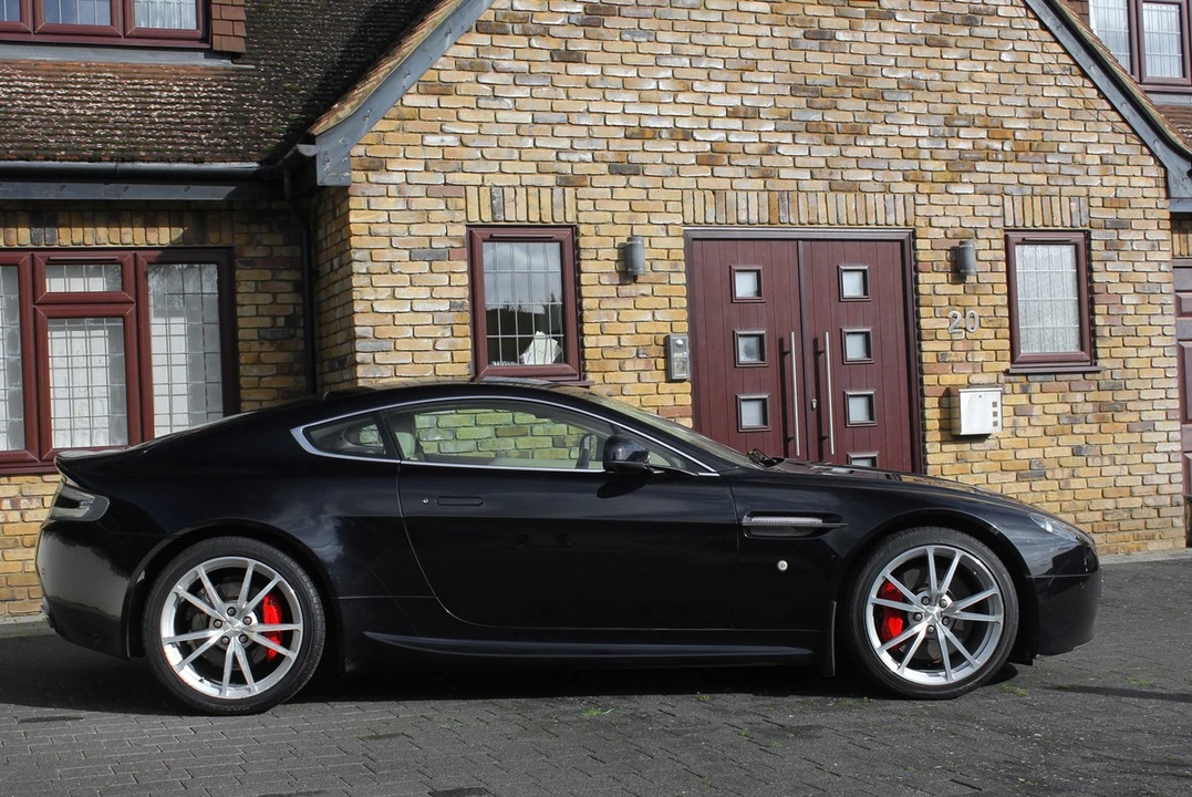 2011 Aston Martin V8 Vantage (2006-2017) - Image 20 of 30