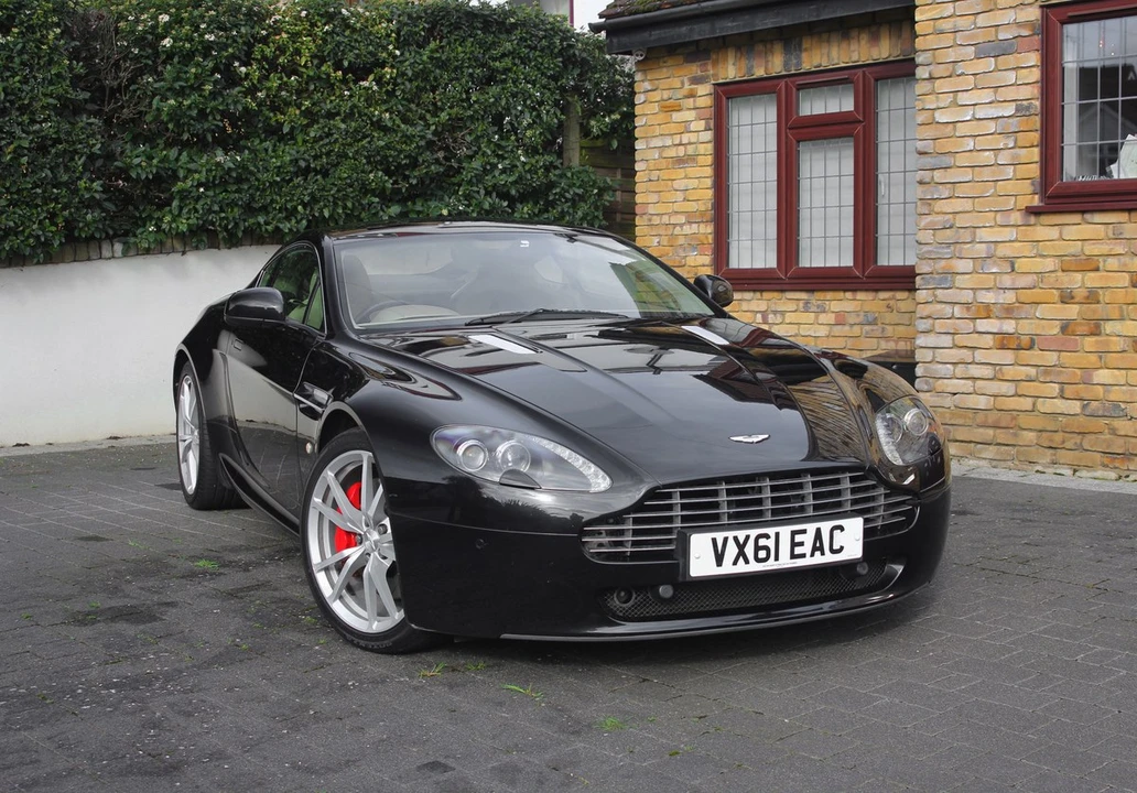 2011 Aston Martin V8 Vantage (2006-2017) - Image 6 of 30