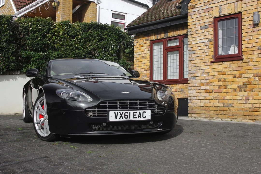 2011 Aston Martin V8 Vantage (2006-2017) - Image 5 of 30