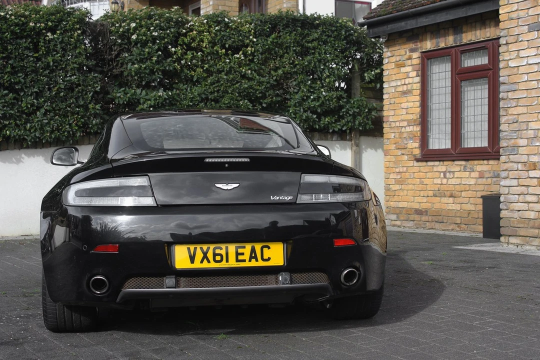 2011 Aston Martin V8 Vantage (2006-2017) - Image 22 of 30