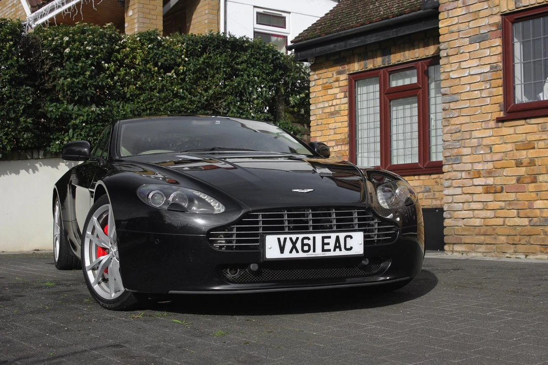 2011 Aston Martin V8 Vantage (2006-2017) - Image 10 of 30