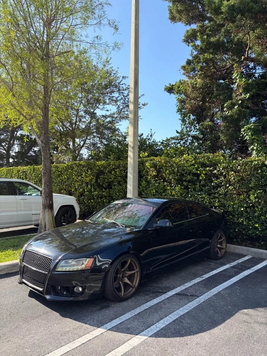 2011 Audi B8 A5 - Image 2 of 3